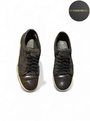 Lanvin Skor  - Säljer nu ett par stilrena Lanvin Skor! Använda men i fint skick, storlek UK 7 (41-41,5). Nypris ligger runt 5000kr mitt pris 1299! Hör av er vid frågor eller funderingar!🙌✌️