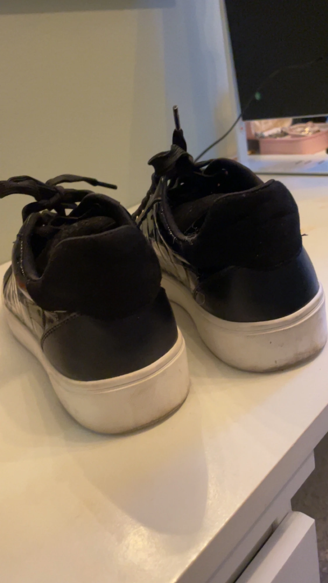 Svarta sneakers  - 1