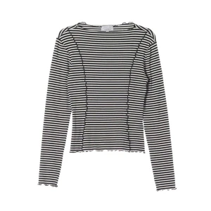 Randig långärmad topp - Jätte cool randig långärmad topp från & other stories. Toppen är ribbad och har en figurnära passform med dekorativa sömmar längs sidorna. 
