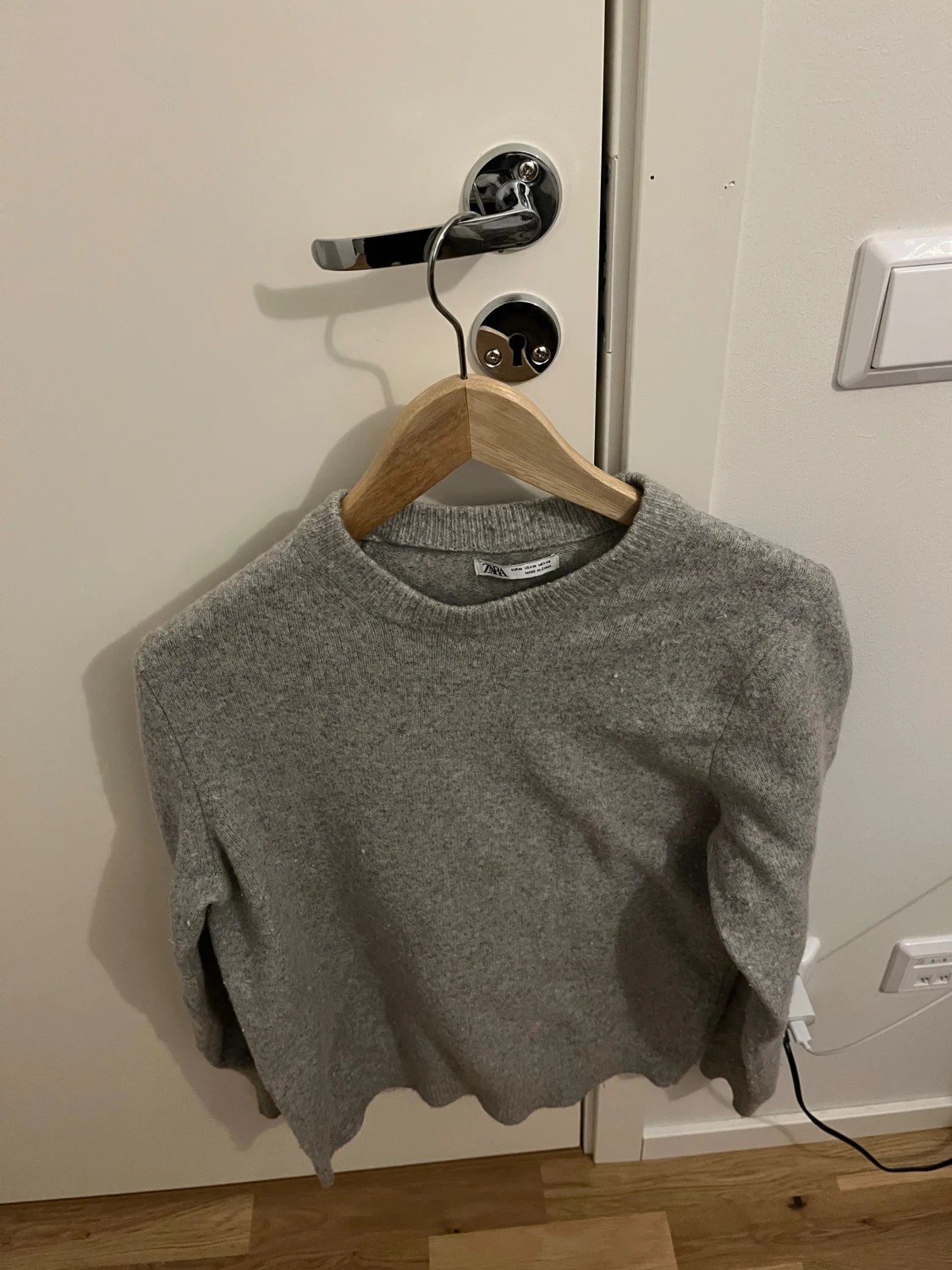 Grå stickad tröja från Zara - 1