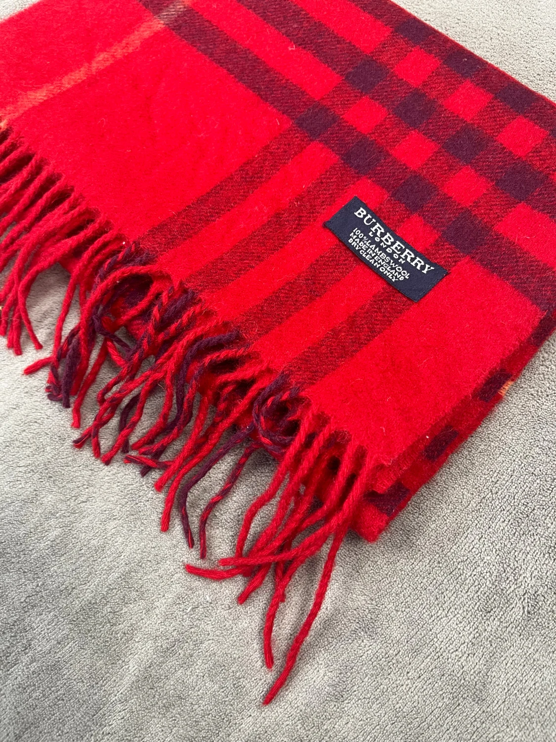 Röd Burberry halsduk - 1