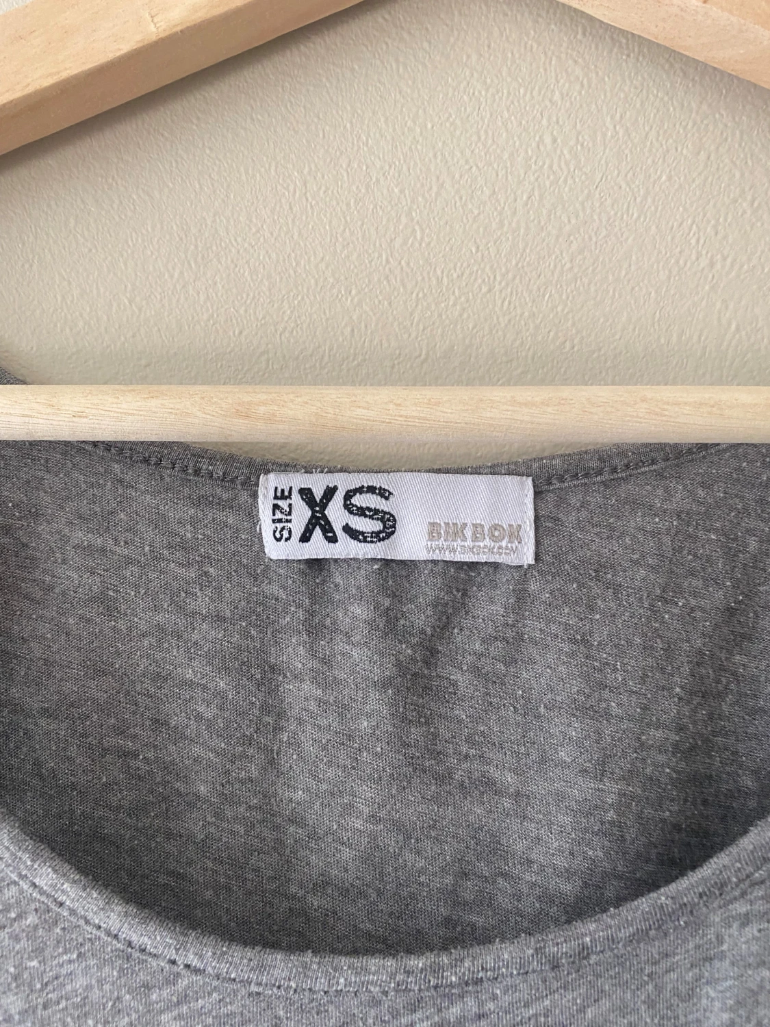 Grått basplagg  - 1