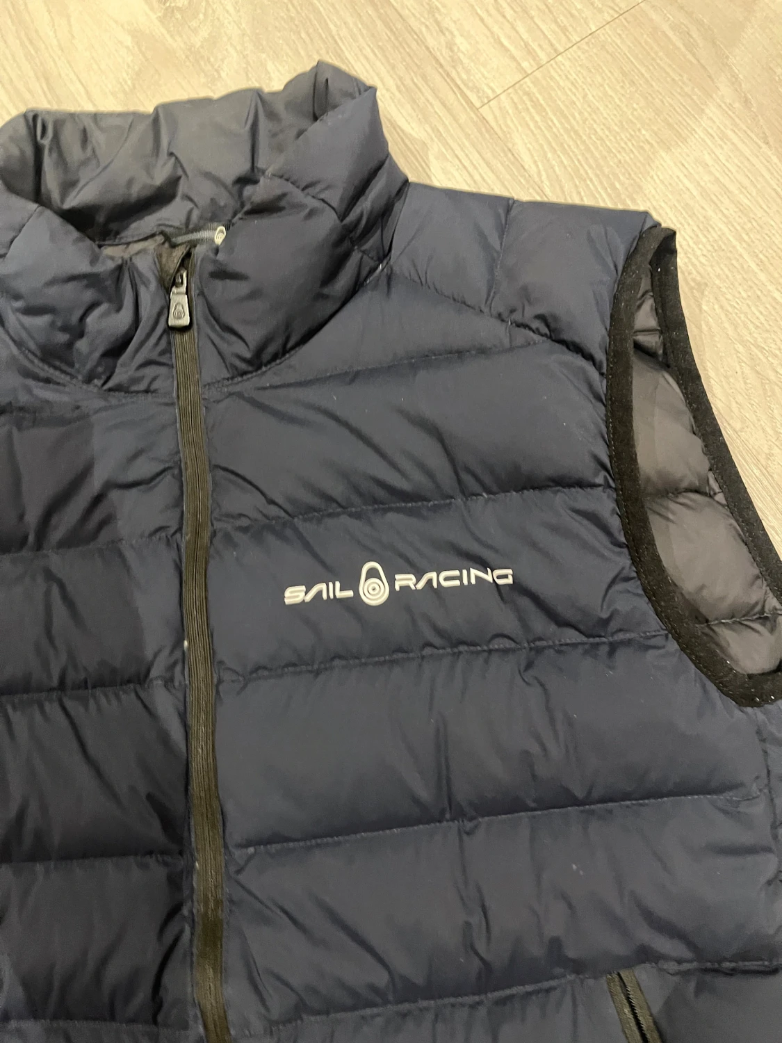 Marinblå dunväst från Sail Racing - 2