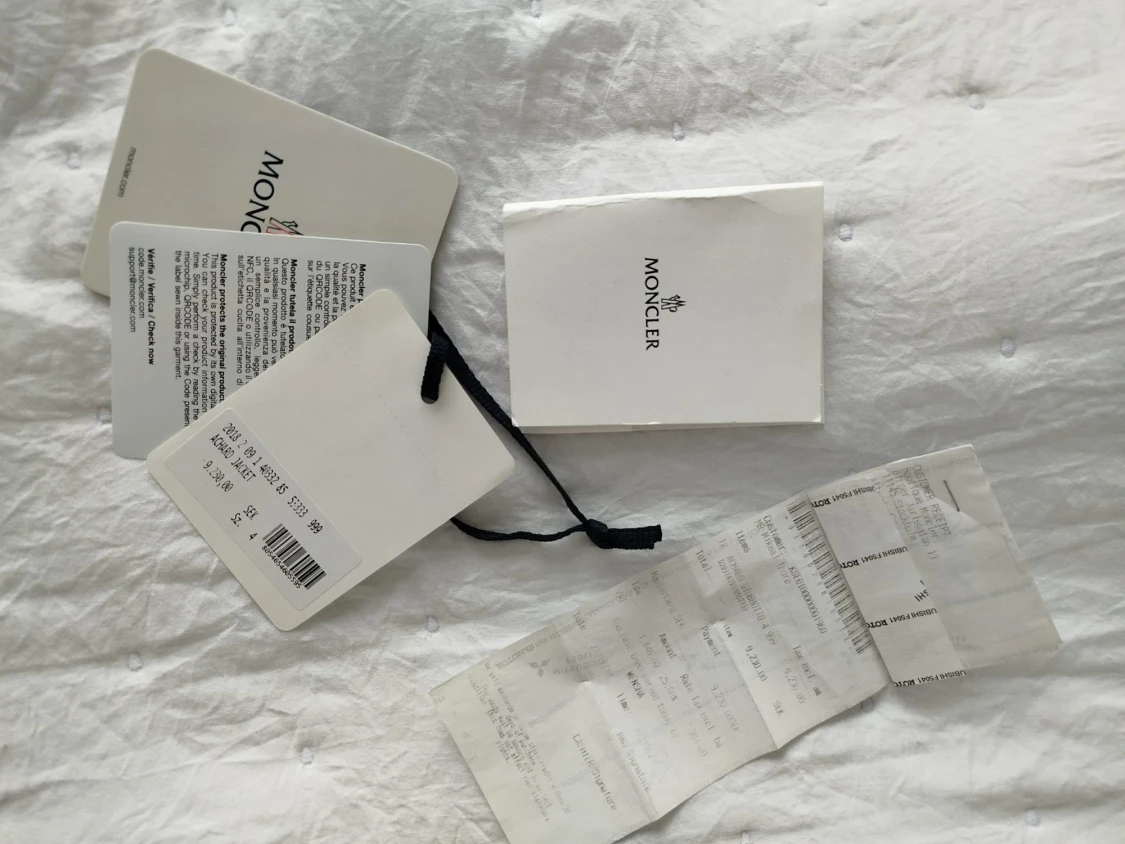 Svart Moncler pufferjacka med huva - 5