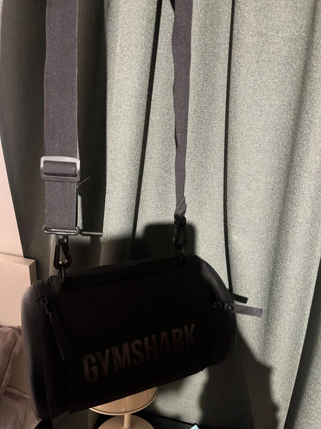 Svart axelväska från Gymshark - 2