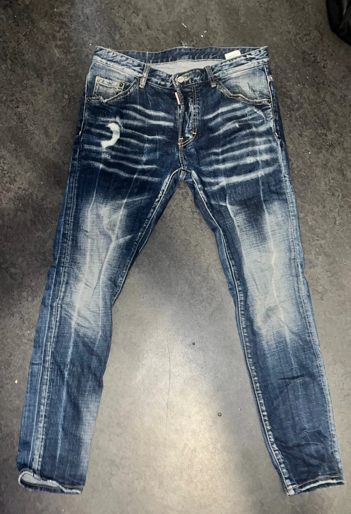 Dsquared2 blå jeans med slitningar
