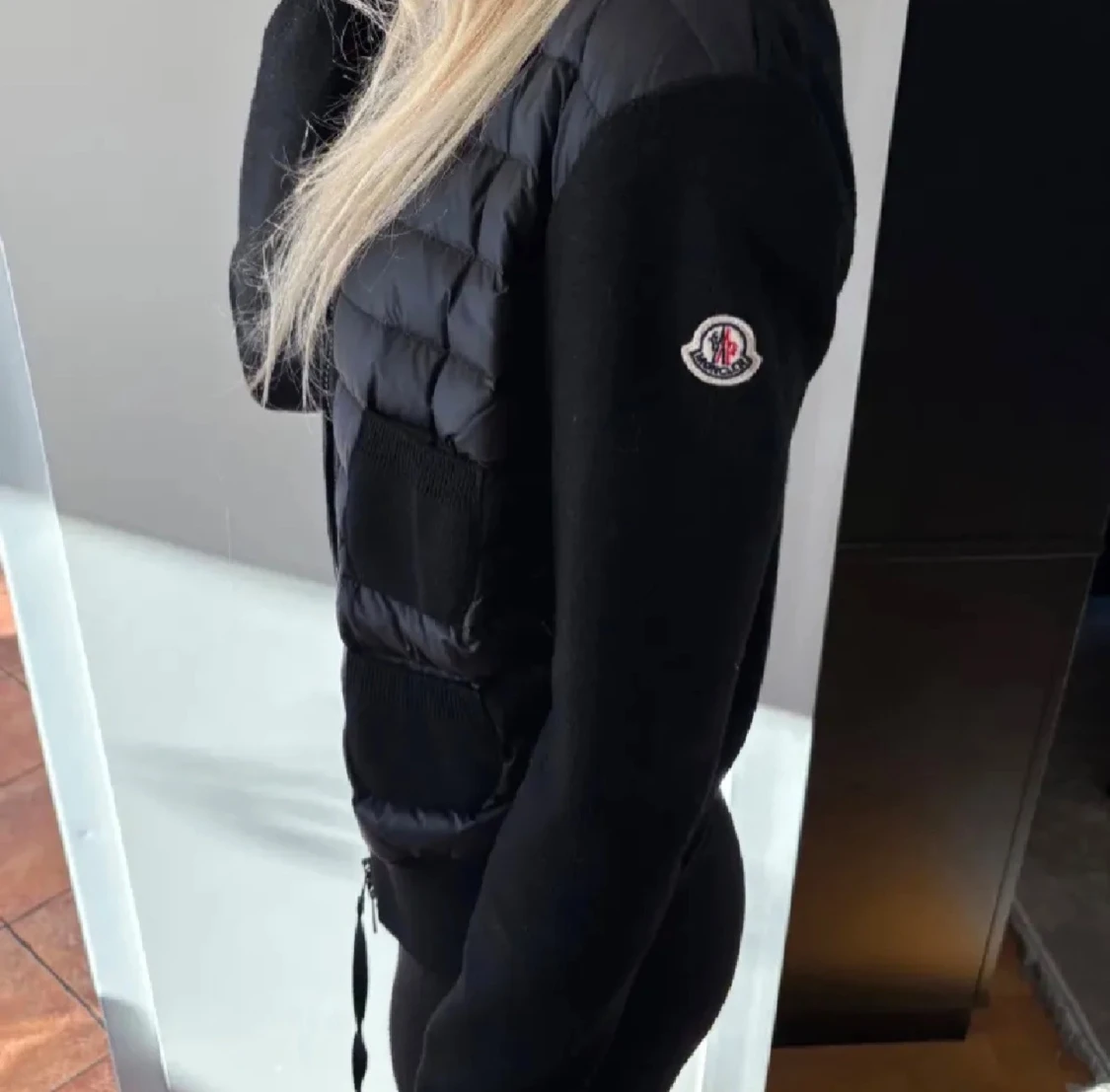 Svart Moncler pufferjacka med dragkedja - 2