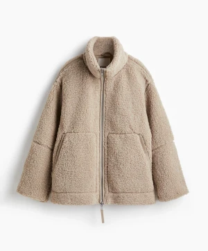 teddyjacka - mysig brun teddyjacka/fleecejacka från hm i oversize modell, helt ny och oanvänd, slutsåld på nätet