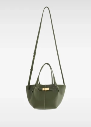 Mörkgrön väska - Söt grön väska! 🩷från Lindex, köpt för 349kr!