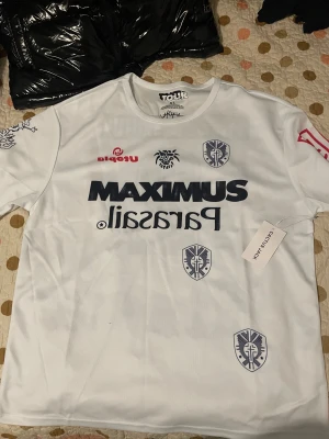 Vit Cactus Jack x Travis Scott  - Nytt, Oanvänd, störlek XL eller XXL ganska baggy , fraktar samma dag