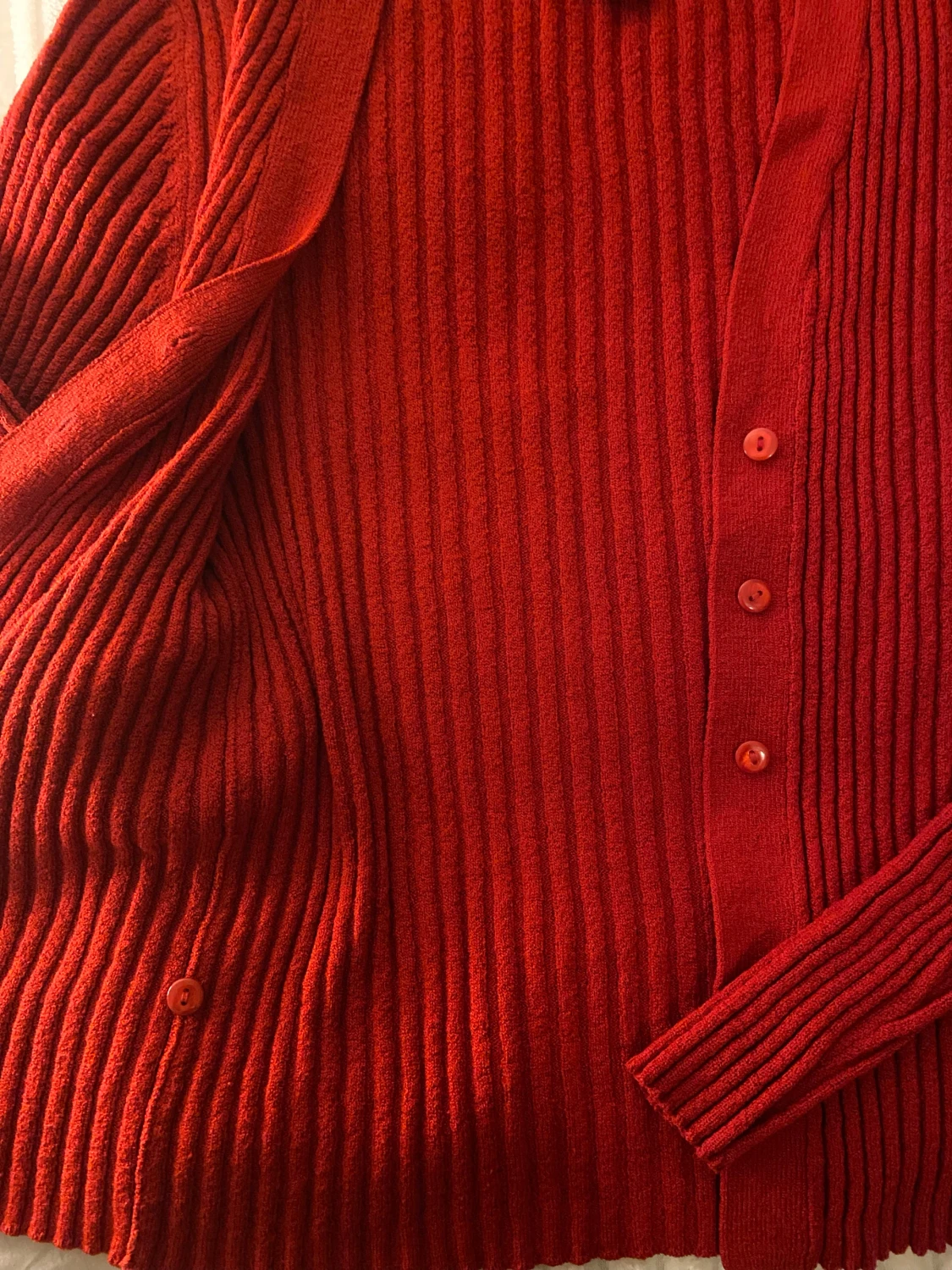 Röd ribbad kofta från Express - 2