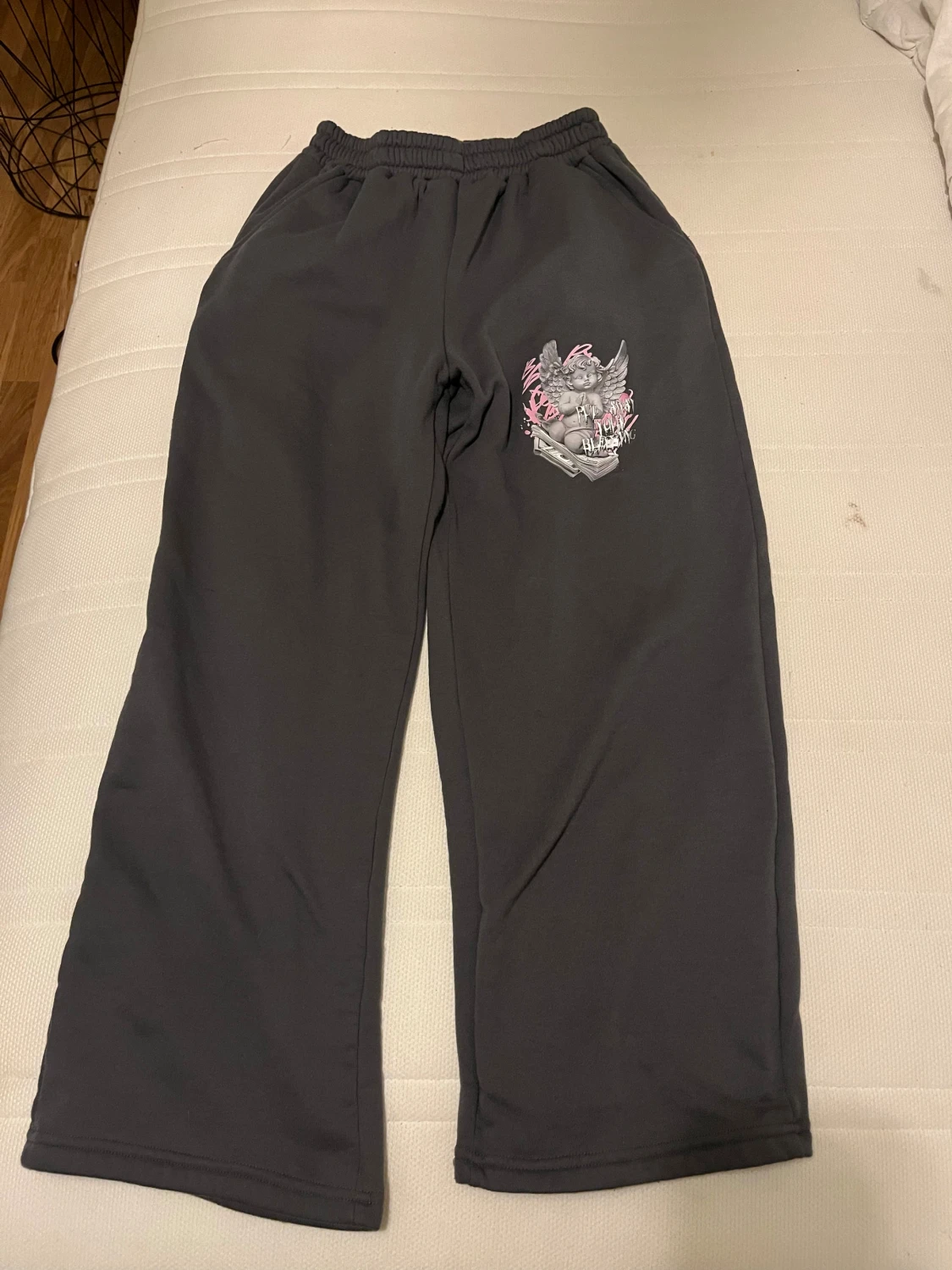 Mörk gråa mjukis byxor  - 2