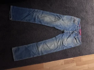 Jacob cohen  - Ljusblå jacob cohen jeans med otroligt fin tvättning för endast 1199kr skick 7/10