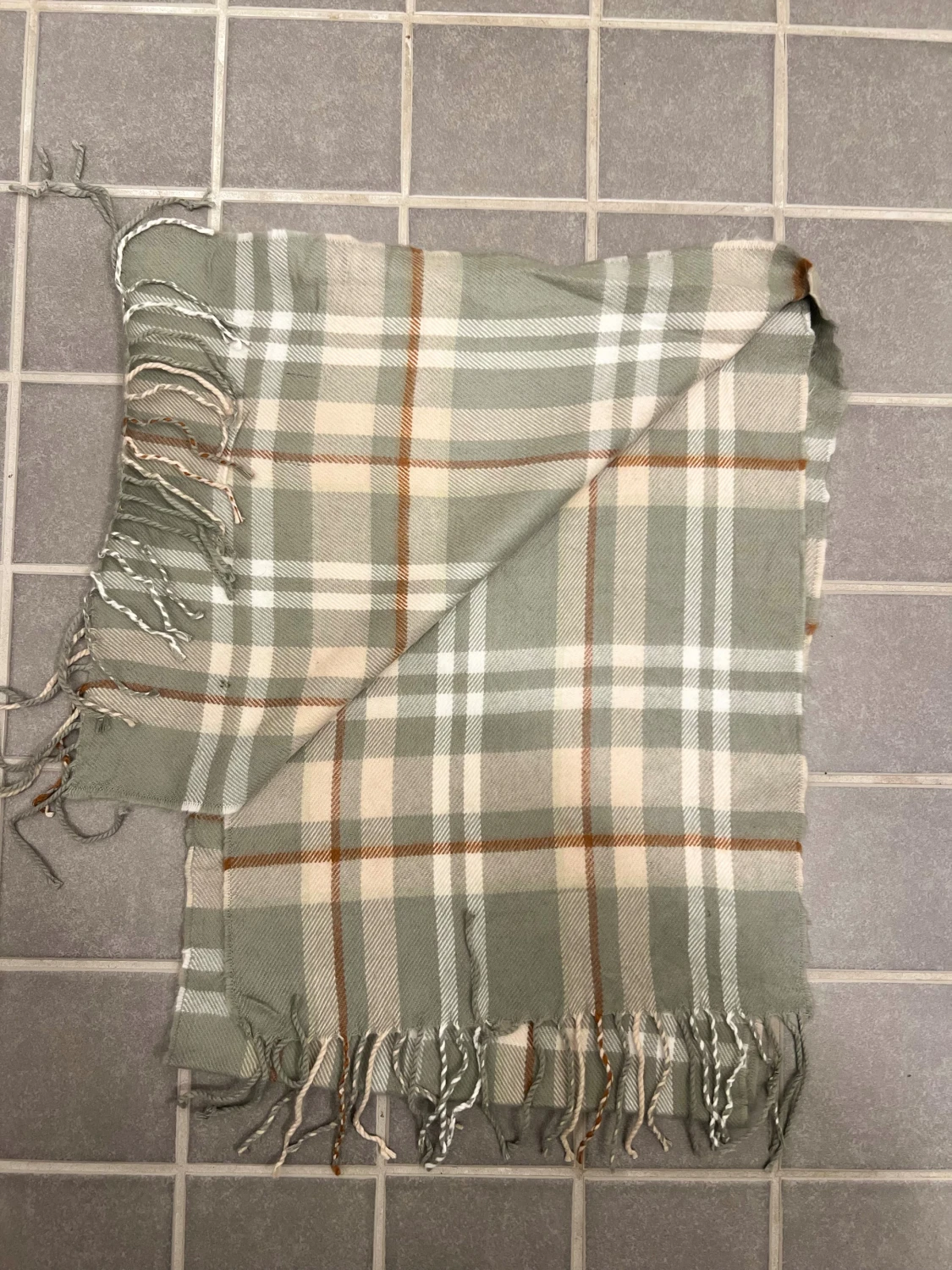 Rutig ullhalsduk från Burberrys - 1