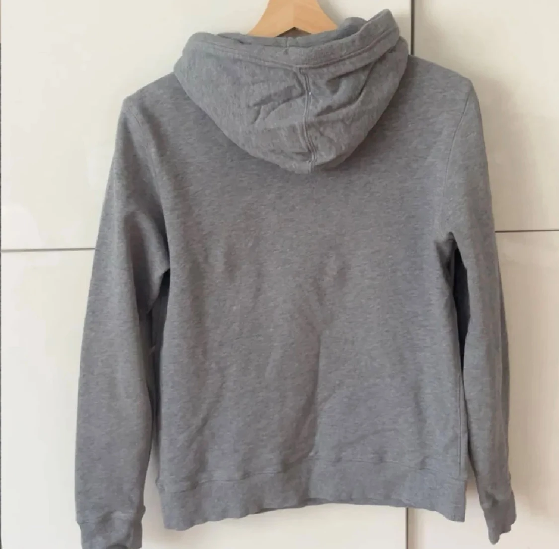 Grå hoodie från Morris - 2