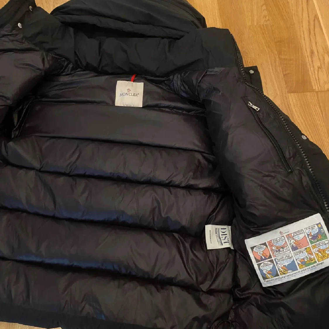 Svart Moncler pufferjacka med huva - 2