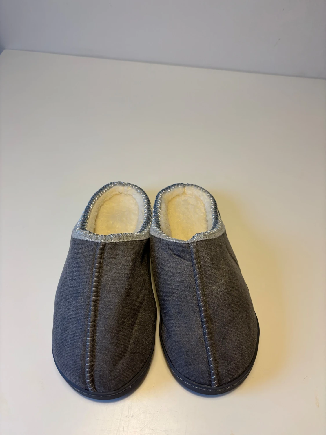 Grå Uggs liknande tofflor - 1