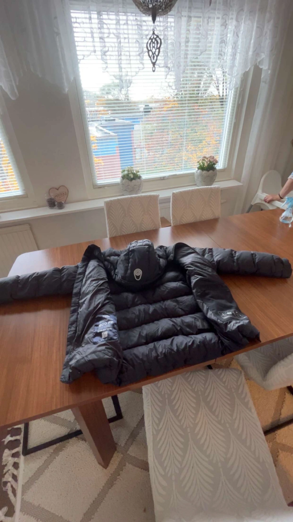 Svart dunjacka med huva från Dobsom - 3