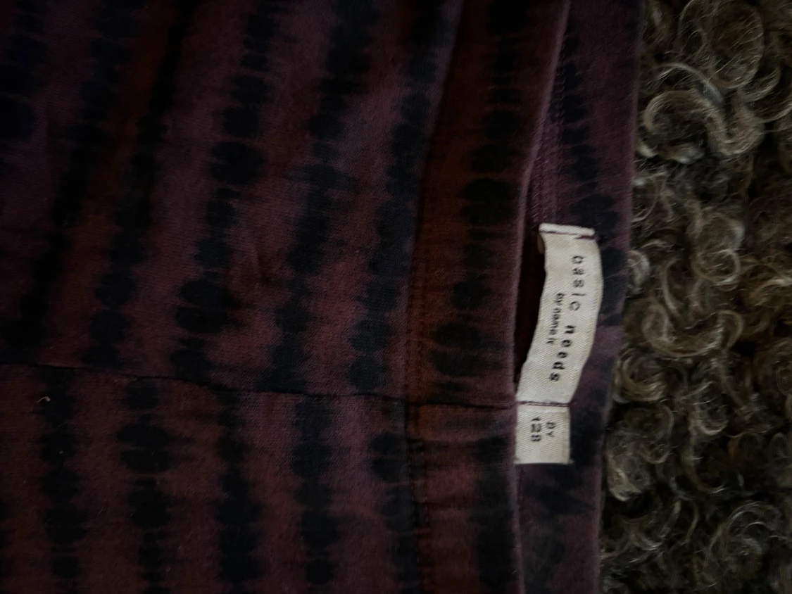 Lila volangklänning med matchande tuffa leggings NAME IT  - 5