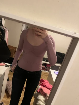 Lila tröja - Super söt och skön men kommer inte till användning.skriv om du undrsr något😊