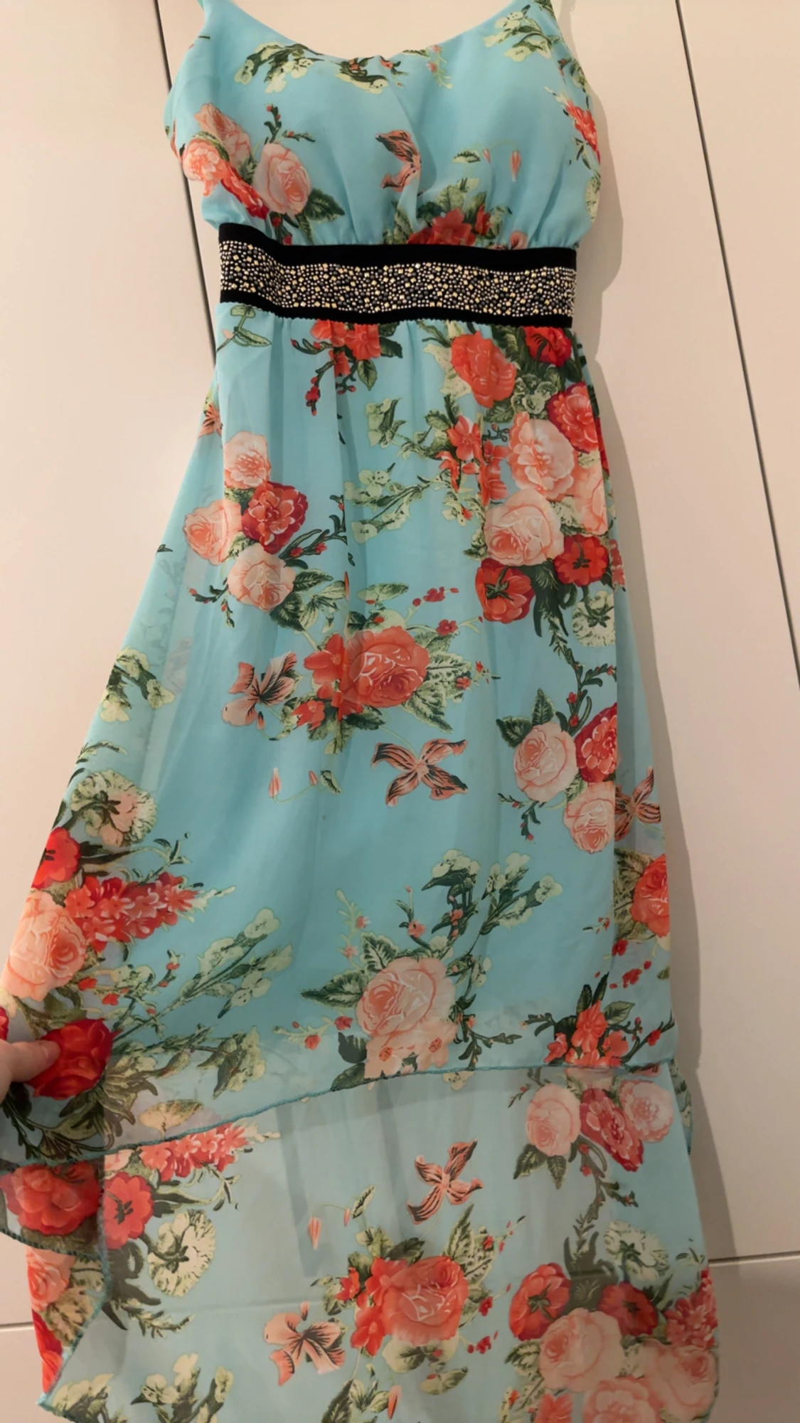 Blommig klänning med pärldetaljer - 3