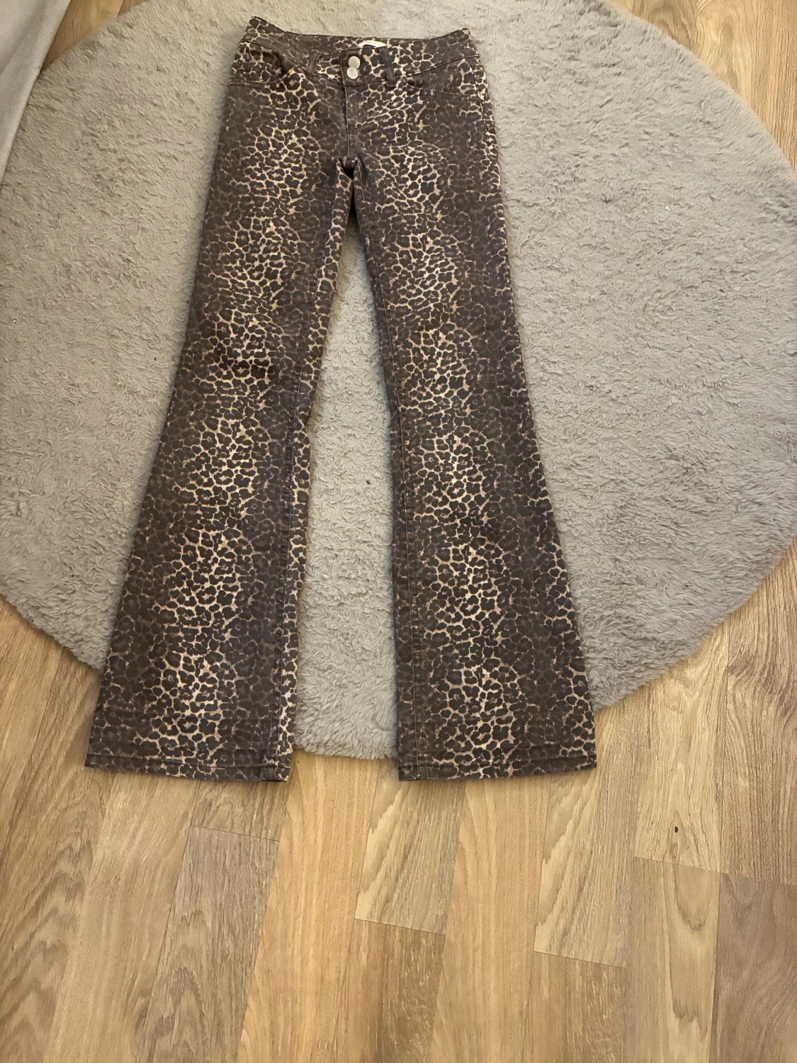 Leopard jeans ifrån Nelly - 1
