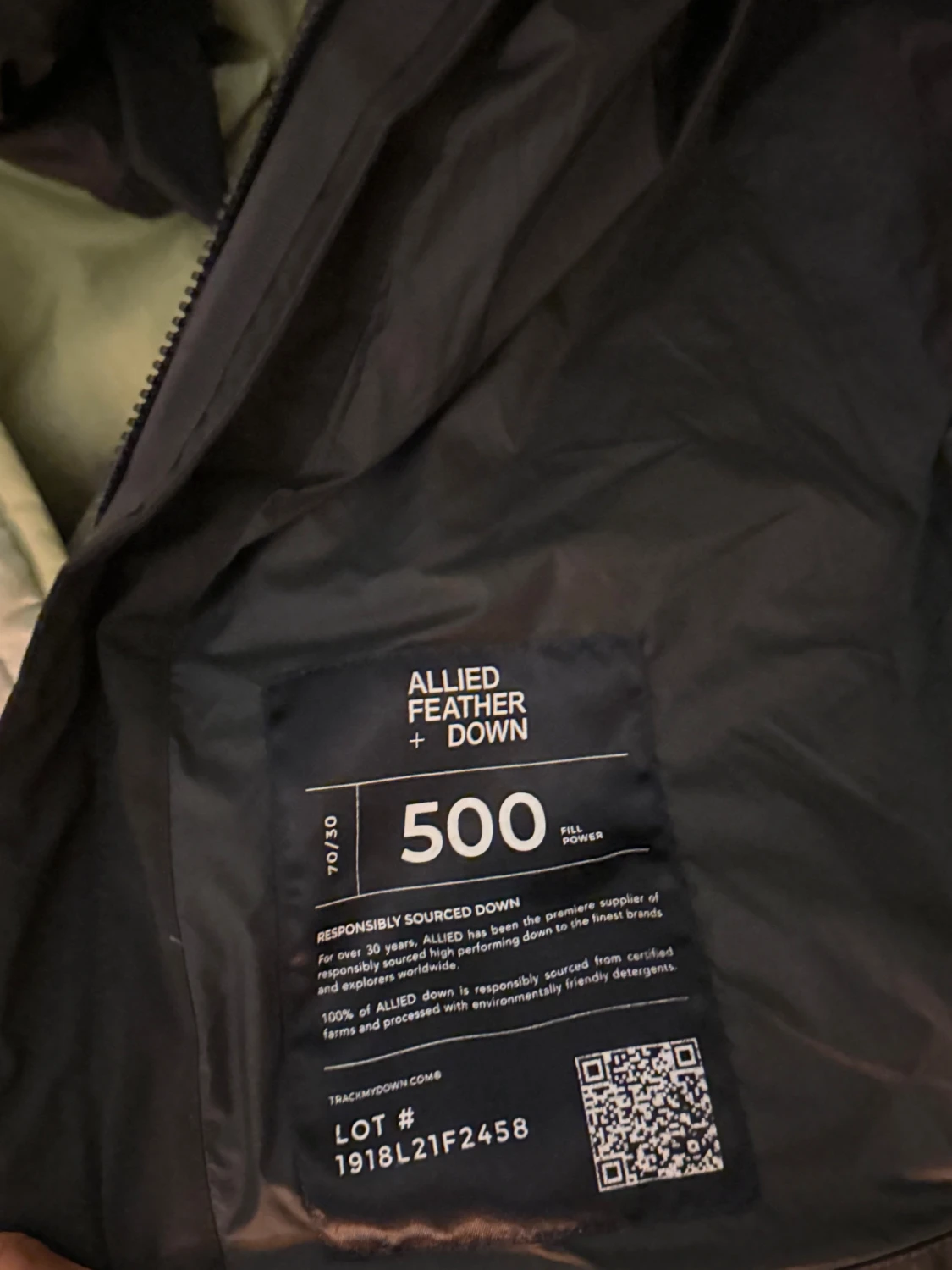 Svart dunjacka från Sail Racing - 2