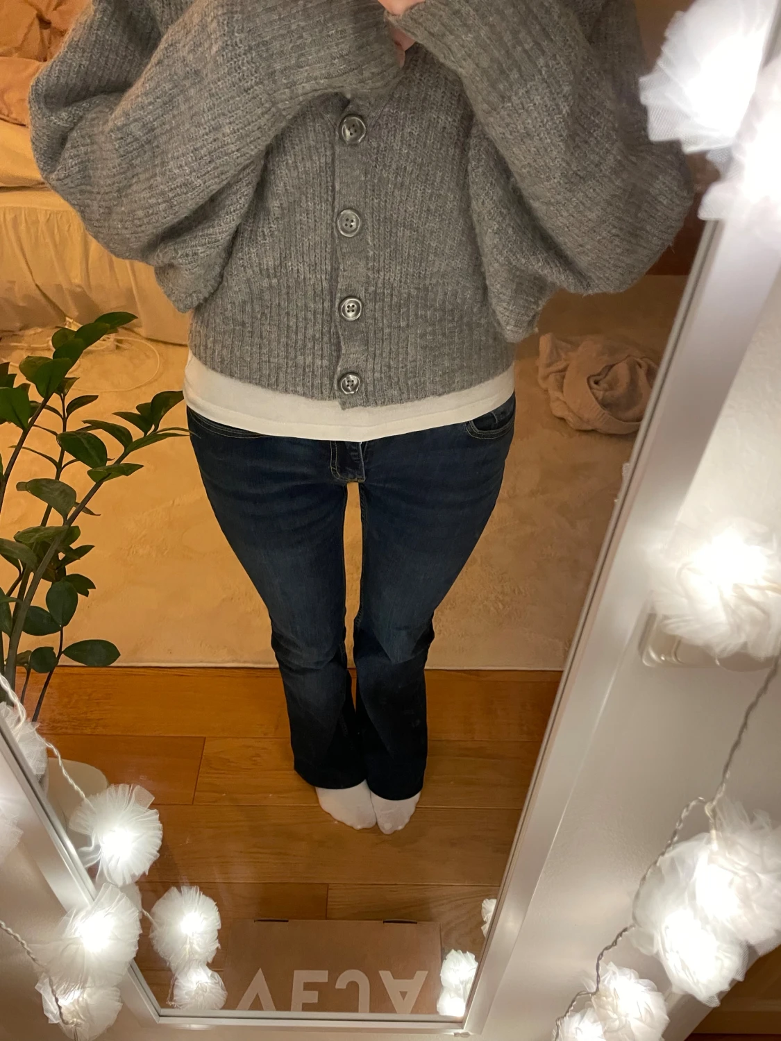 Stickad kofta med knappar - 1