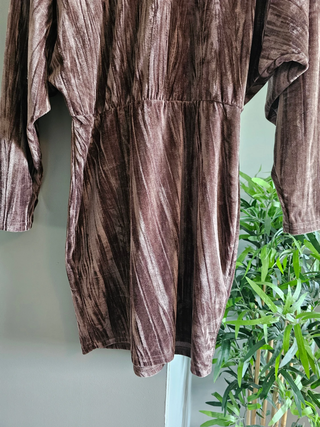 Brun sammetklänning från NA-KD - 2