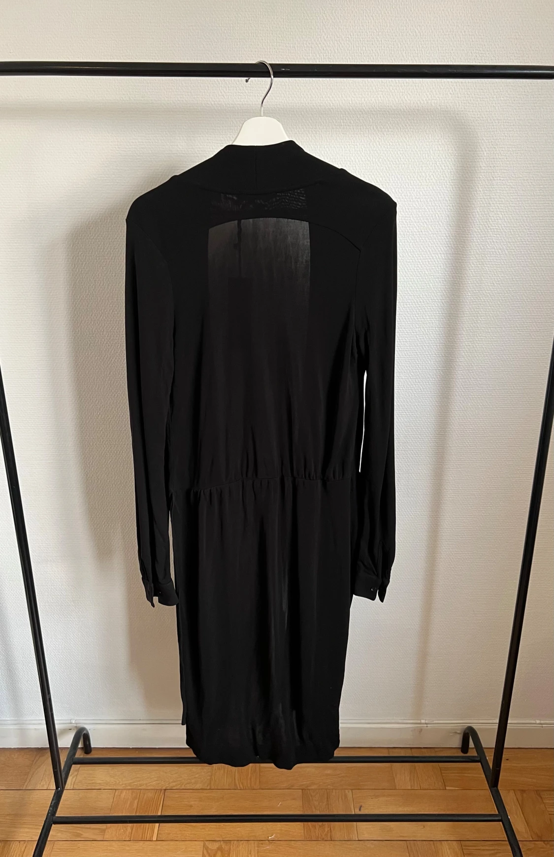 Svart omlottklänning från Whyred - 5