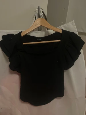 Svart topp  - Jätte söt topp som inte kommit till användning 🥲💕