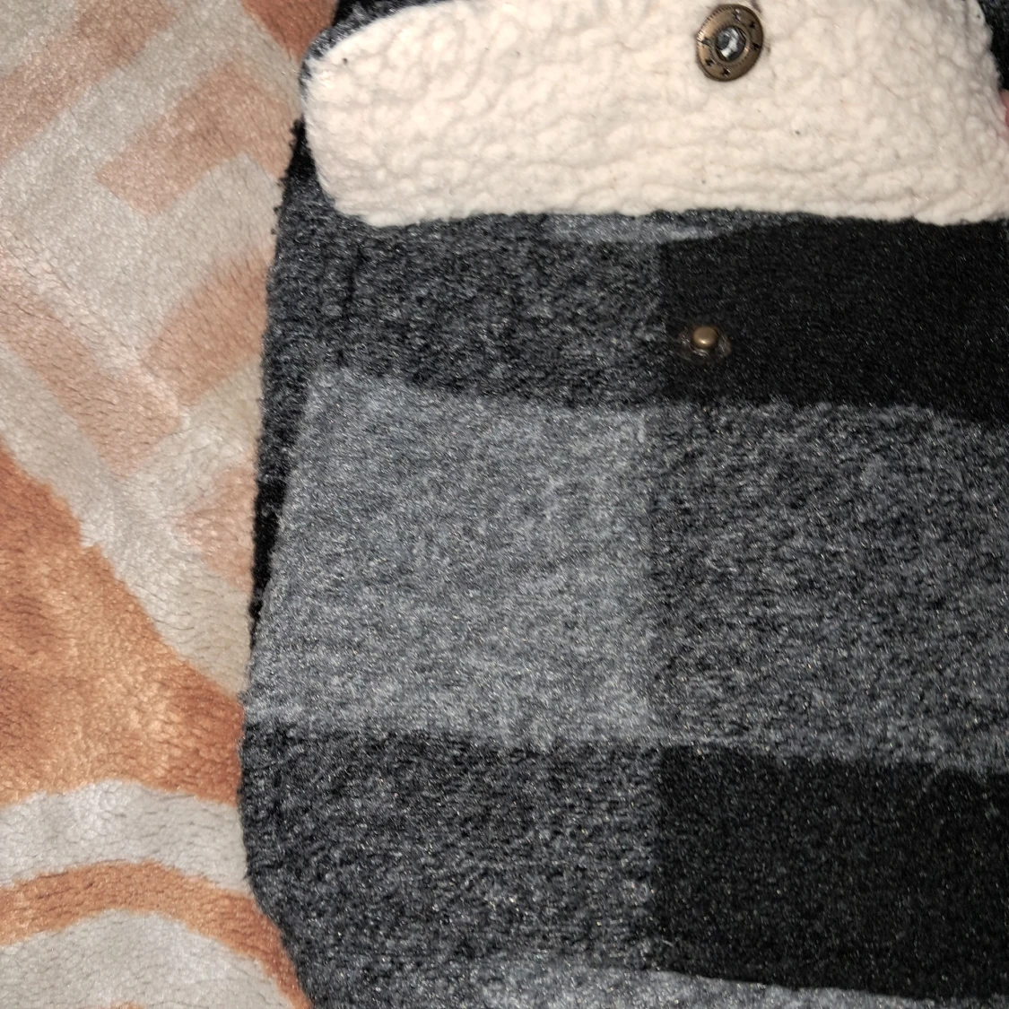 Gråmelerad teddyjacka med Sound of Seattle - 4