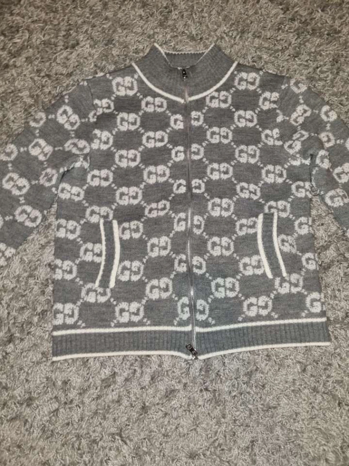 Grå stickad cardigan jacka från Gucci