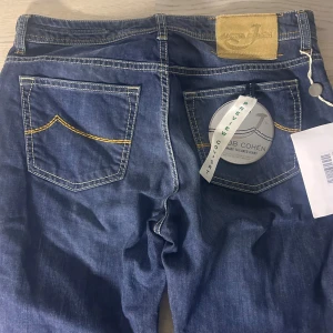 Helt nya jacob cohen straight fit jeans - Mycket fint skick | Size 33 passar 32/32  | fraktar spårbart inom 24 timmar |  för att köpa klicka ” köp nu” | vid frågor skriv ett meddelande |