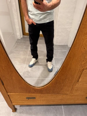 Replay jeans  - Ett par snygga byxor från replay i storlek W31 L30 i modellen Anbbas 