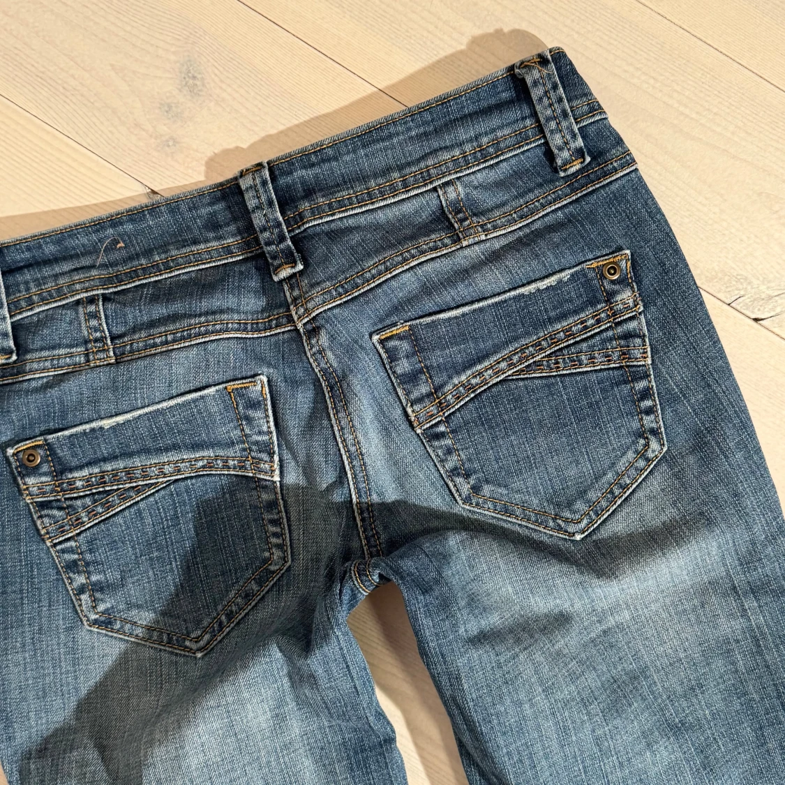 Low bootcut jeans  - 3