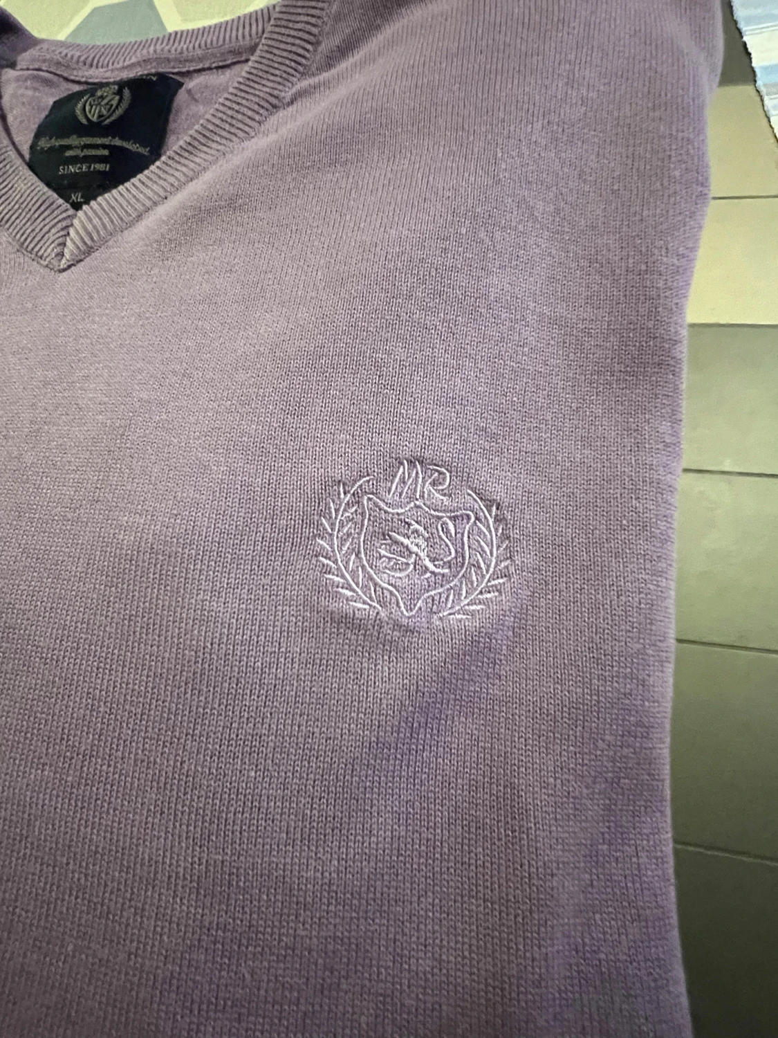 Ljuslila v-ringad tröja Mel Richman XL - 4