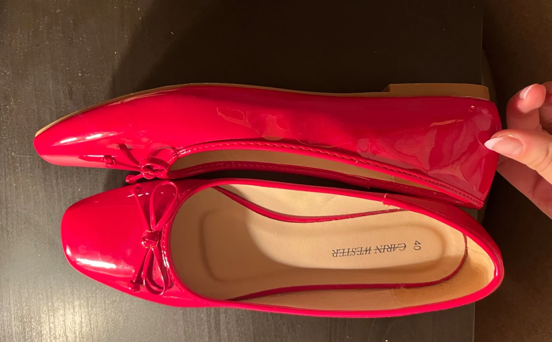 Röda ballerinaskor med rosett - 2