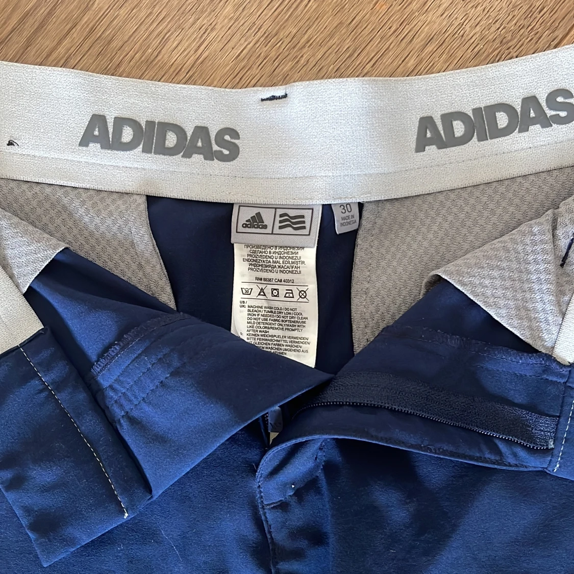 Blå golfshorts från Adidas  - 1