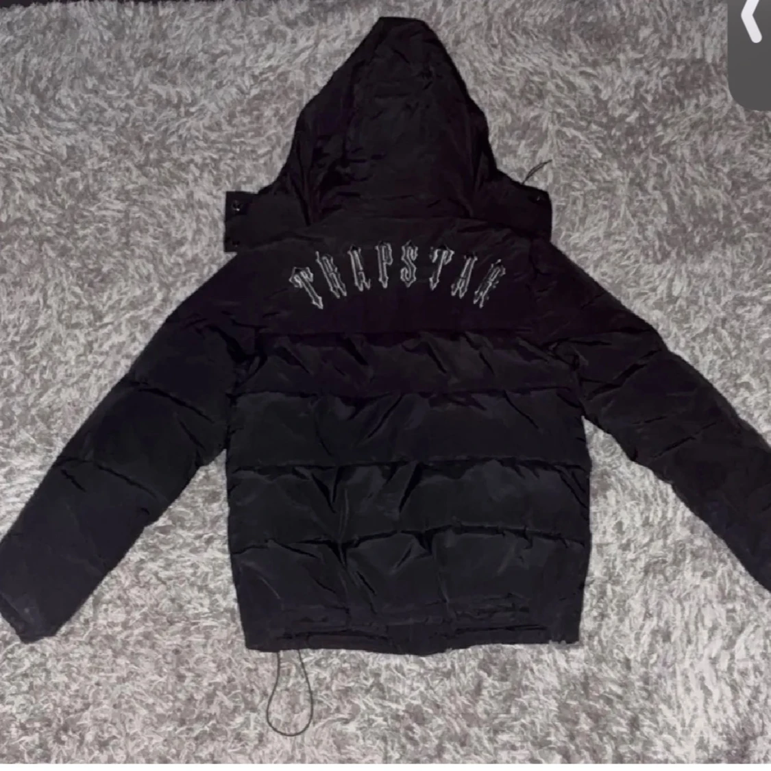 Svart pufferjacka från Trapstar - 1