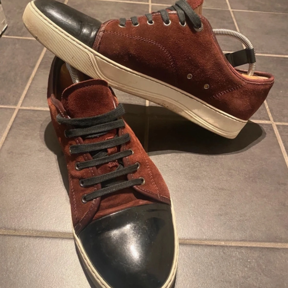 Lanvin sneakers i vinröd mocka - 1
