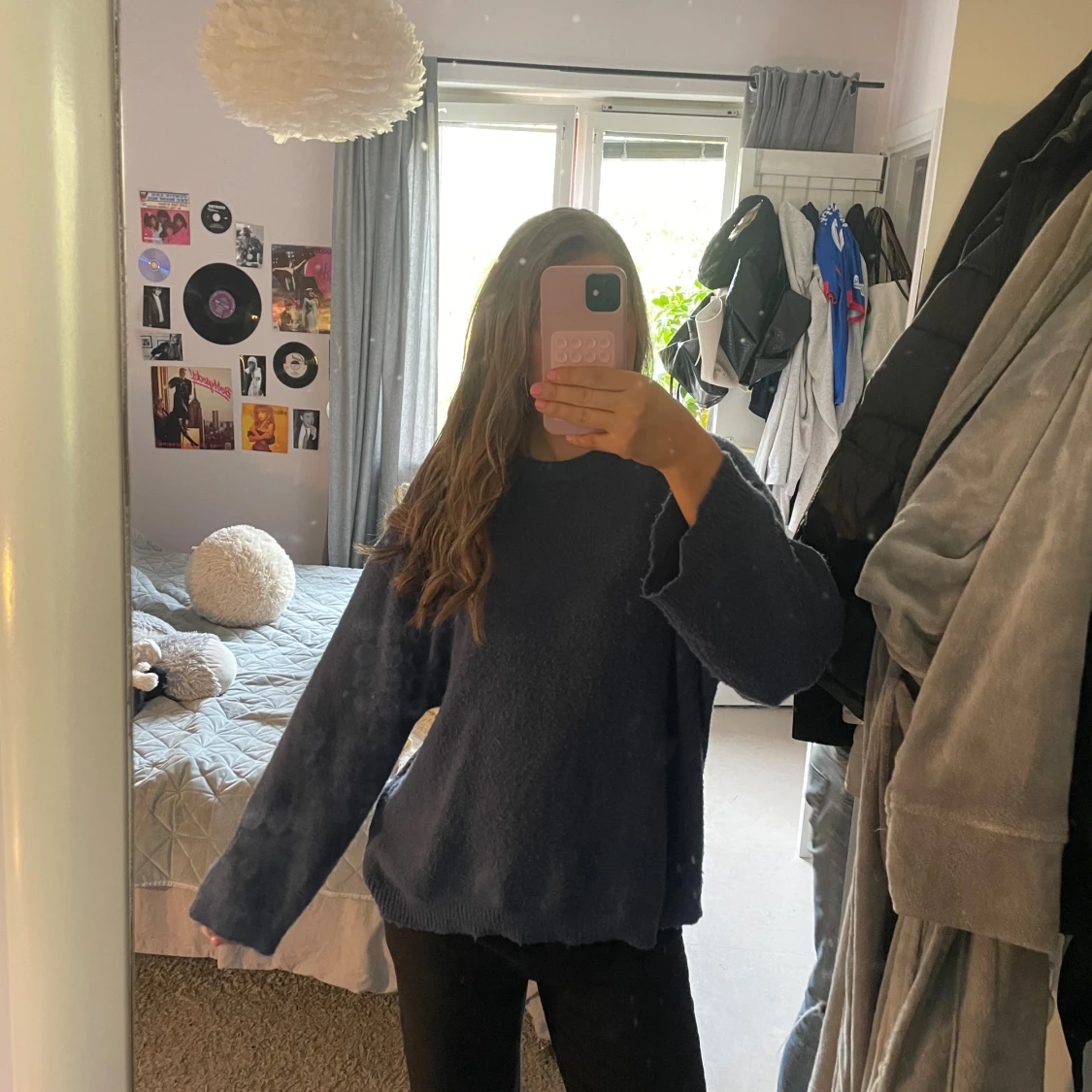 Mörkblå stickad tröja 