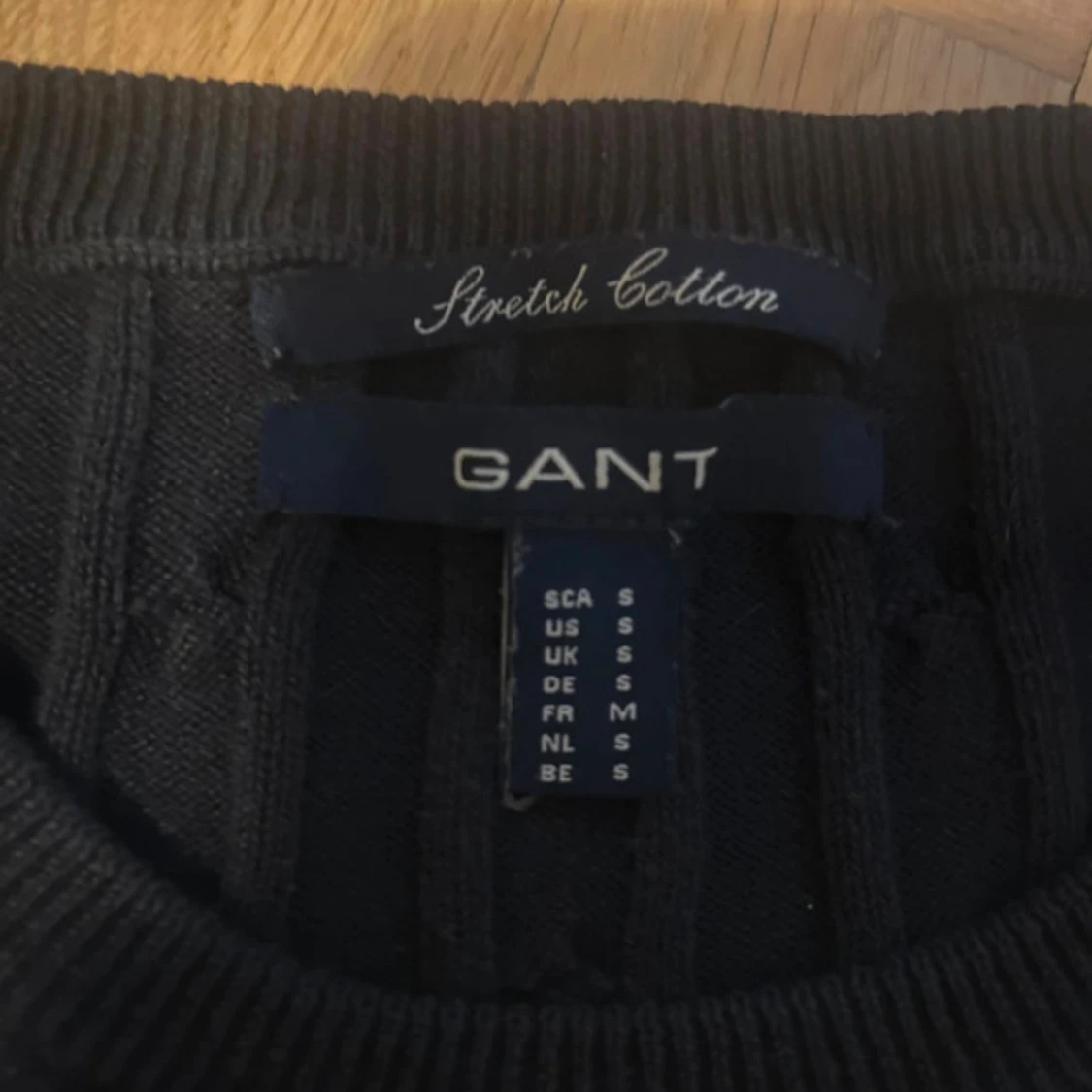 Svart kabelstickad tröja från GANT - 2