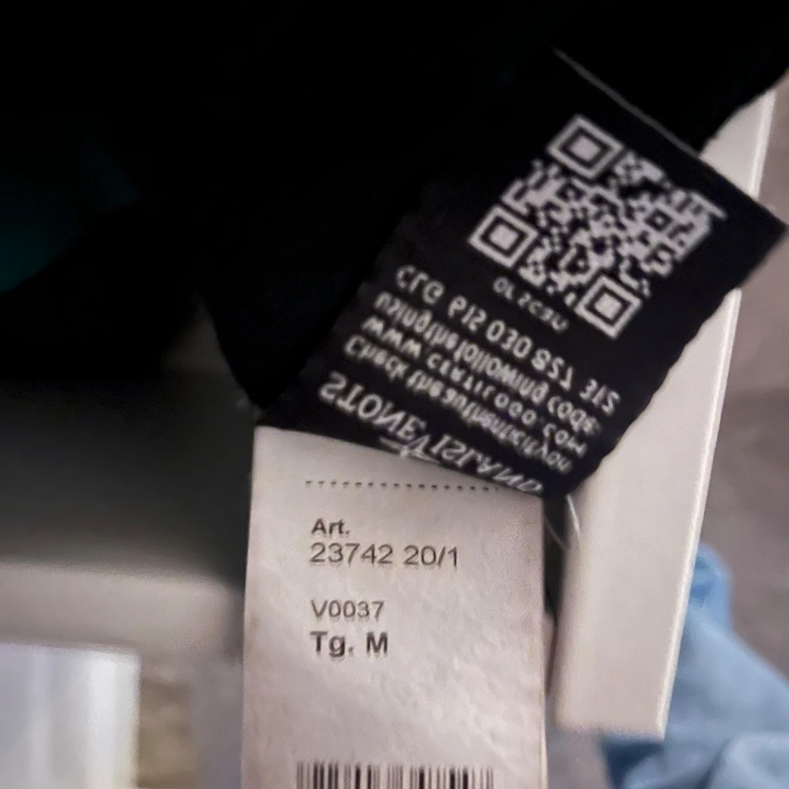 Svart T-shirt från Stone Island - 4