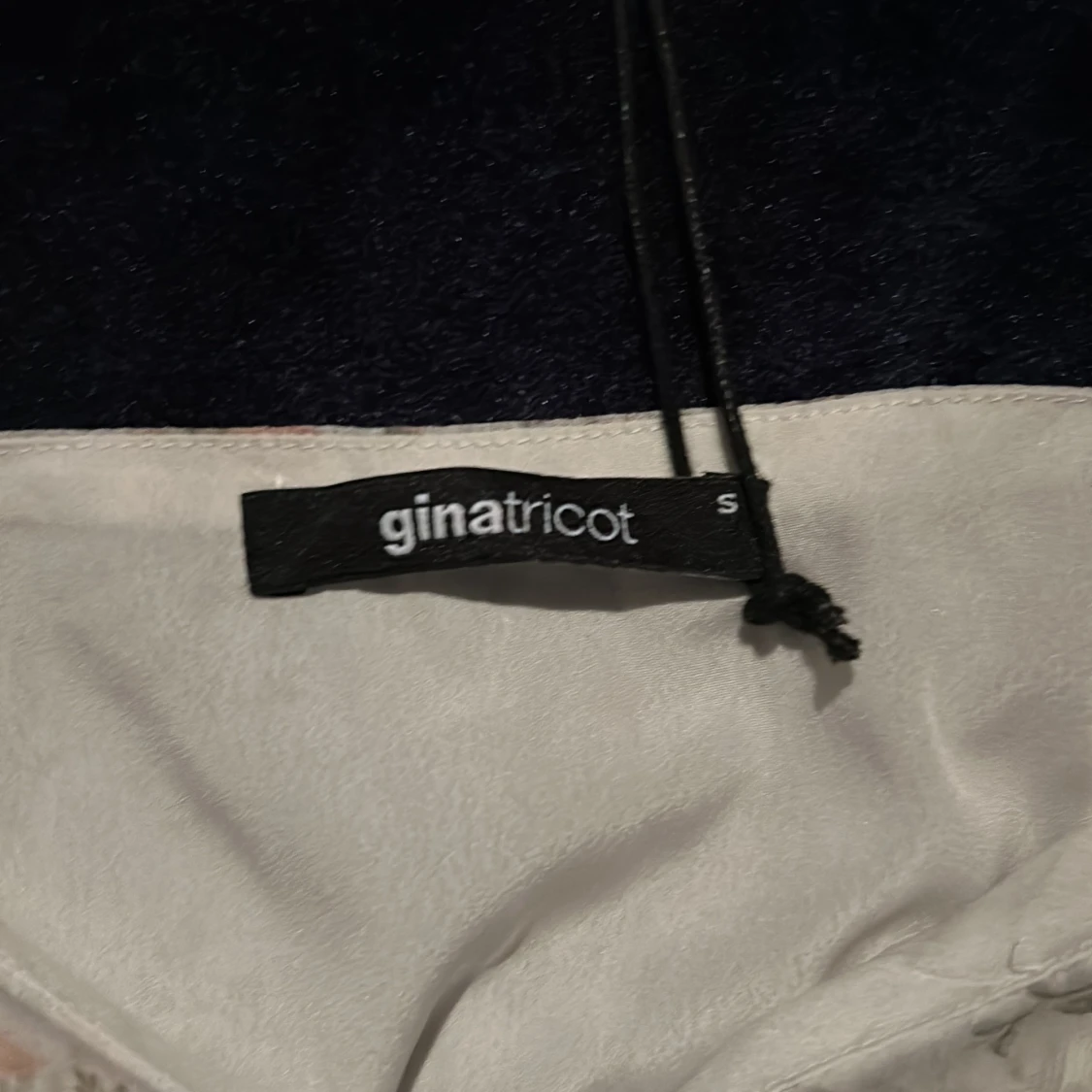 Blommig volangblus från Gina Tricot - 1