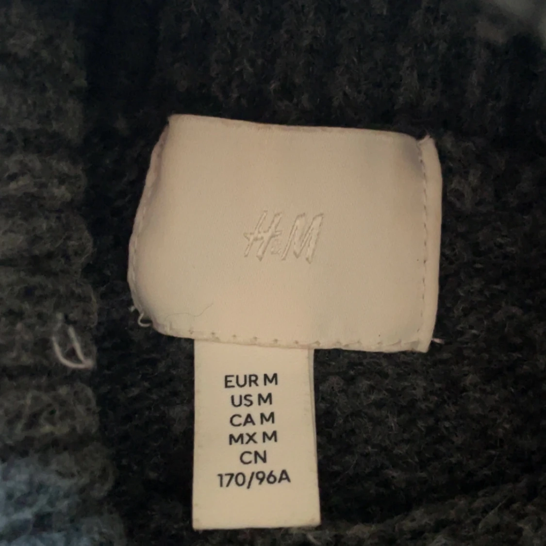 Mysig grå polotröja från H&M - 2