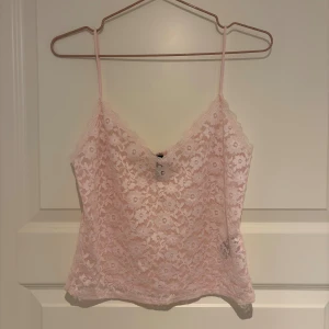 Spets linne  - Spets topp från hm. Storlek S. Använd typ en gång.