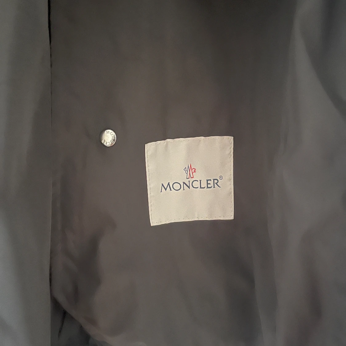 Grå moncler windbreaker  - 1
