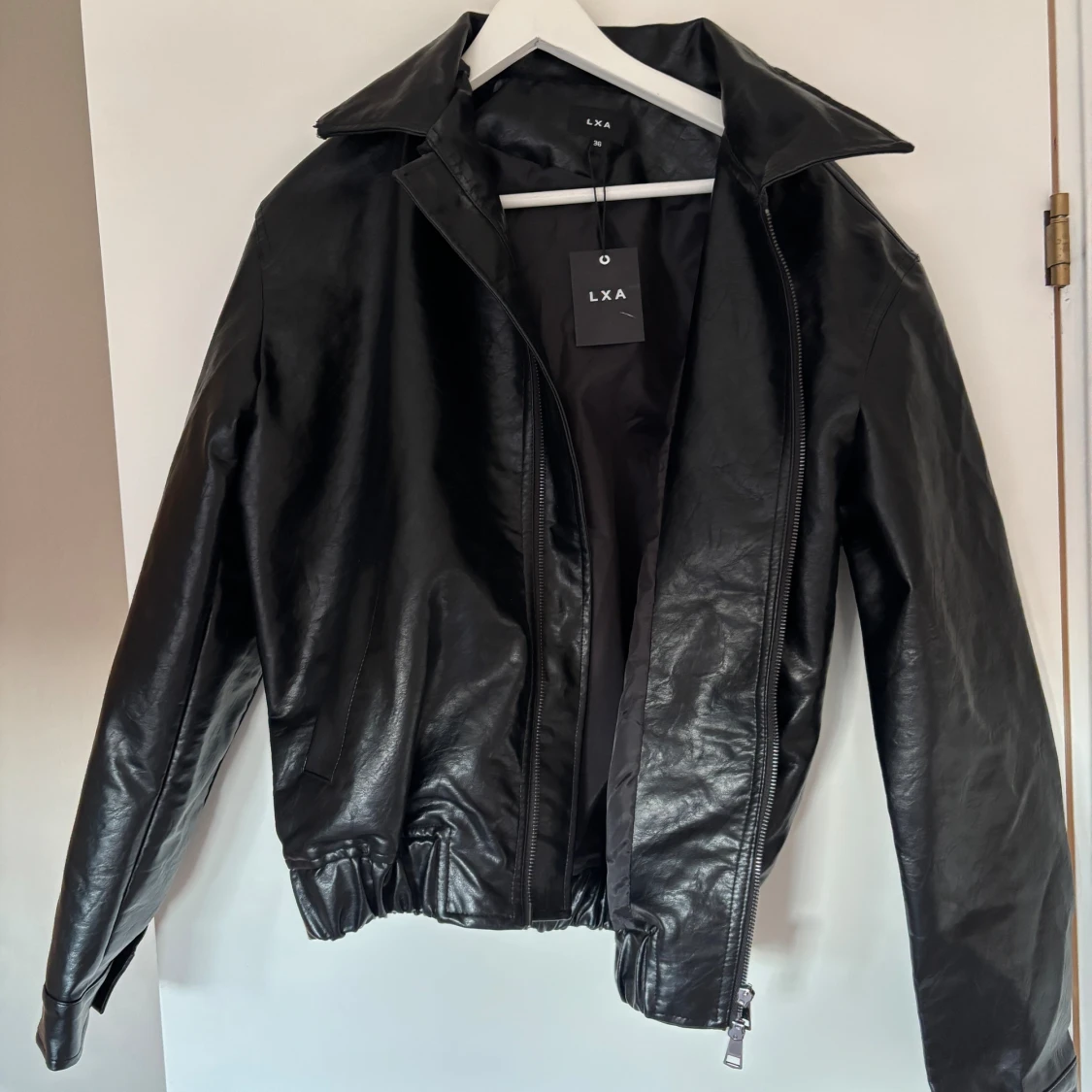 Svart skinnjacka från LXA