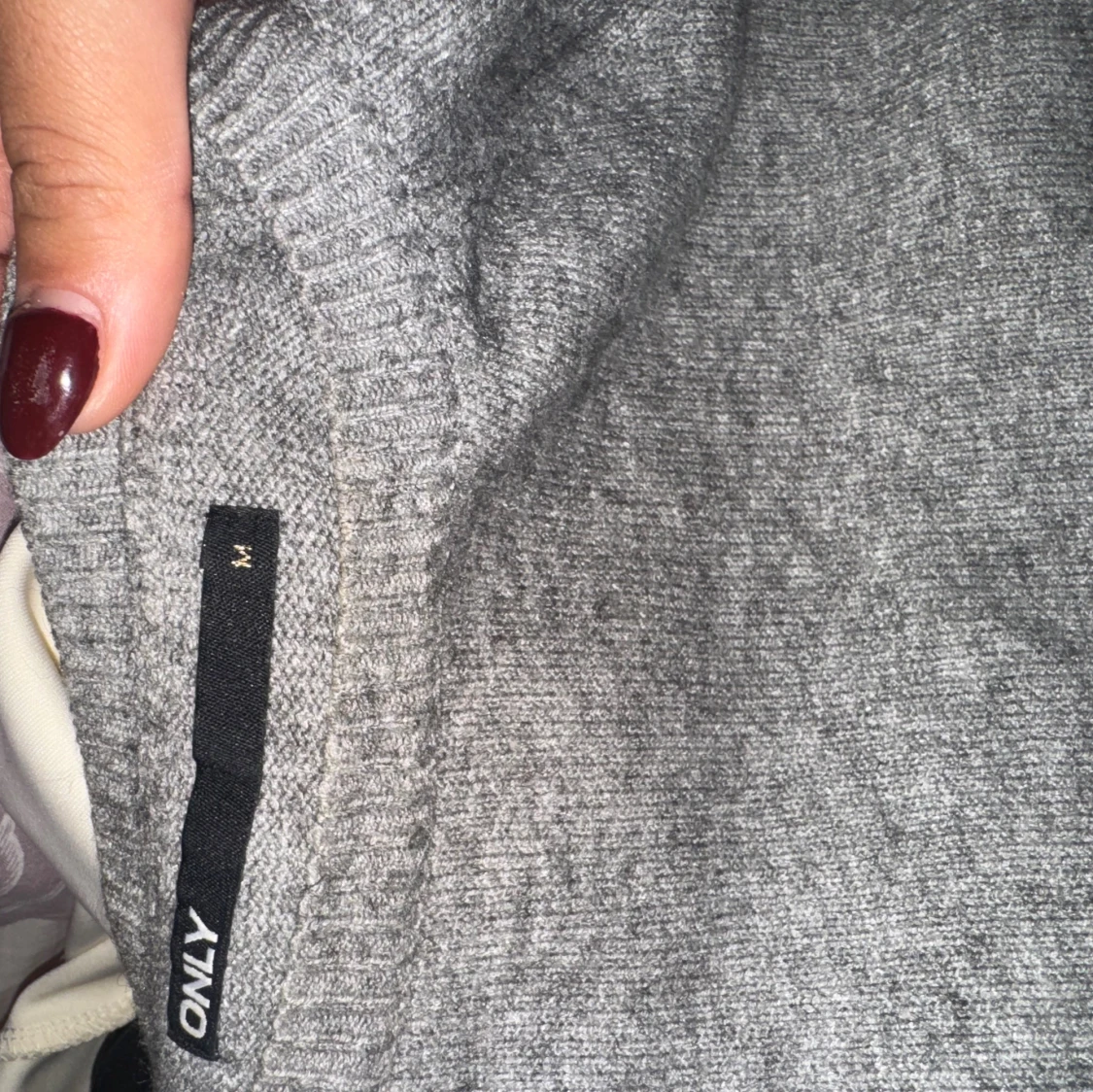 Grå stickad tröja från ONLY - 1